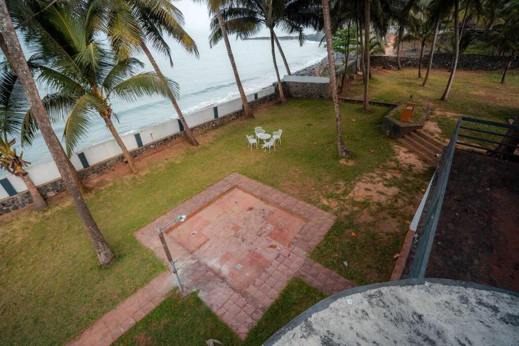 Baywatch By Grha - A Picturesque Beachfront Villa Kozhikode Exterior foto