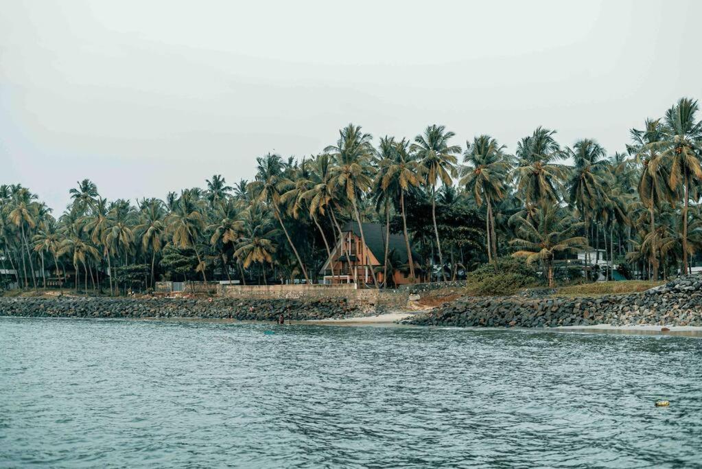 Baywatch By Grha - A Picturesque Beachfront Villa Kozhikode Exterior foto