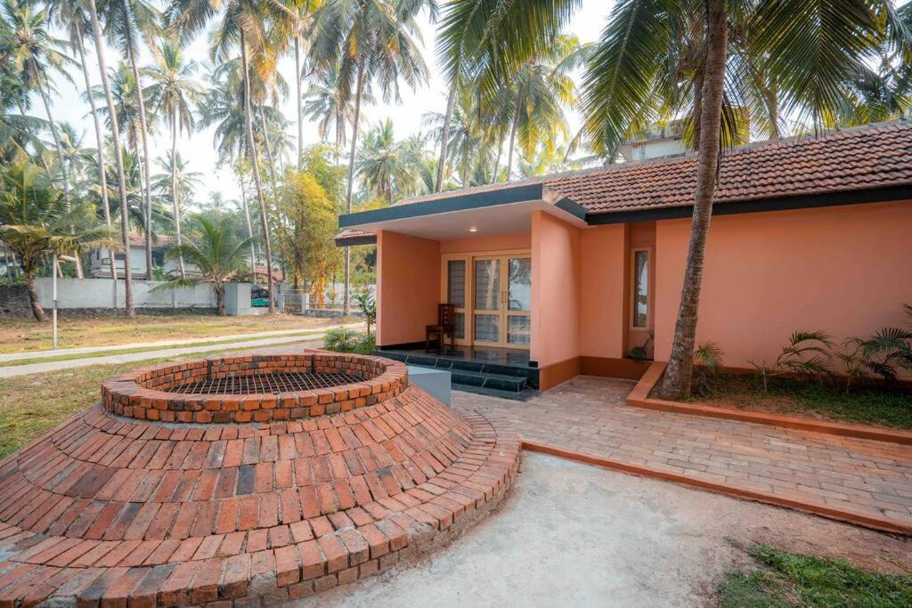 Baywatch By Grha - A Picturesque Beachfront Villa Kozhikode Exterior foto