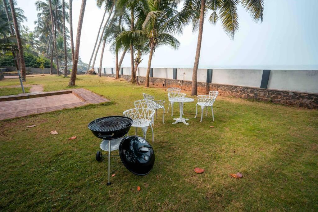 Baywatch By Grha - A Picturesque Beachfront Villa Kozhikode Exterior foto