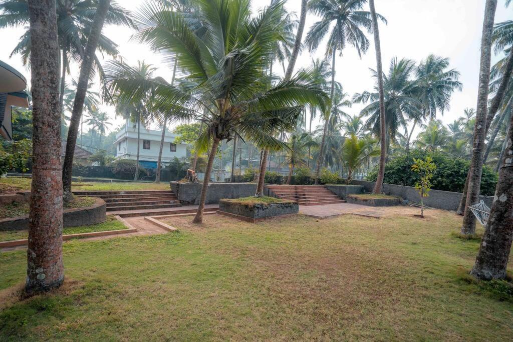 Baywatch By Grha - A Picturesque Beachfront Villa Kozhikode Exterior foto